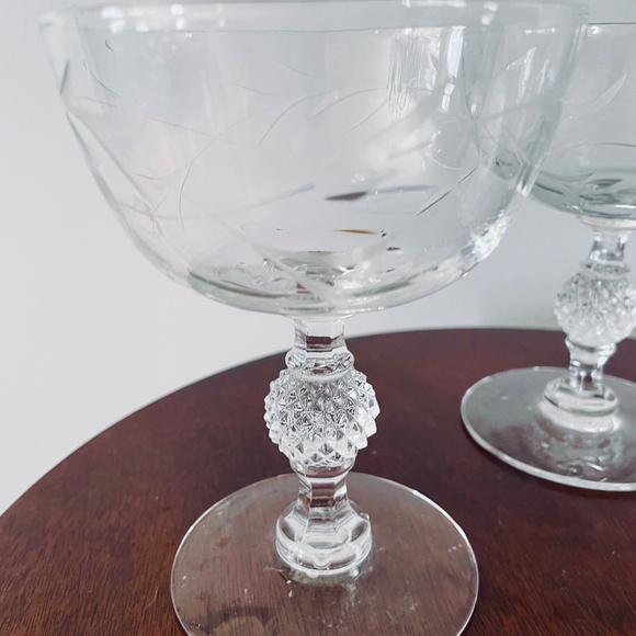 Vintage Imperial champagne or Sherbet glasses, Vintage Etched Champagne Glasses - Picture 5 of 5
